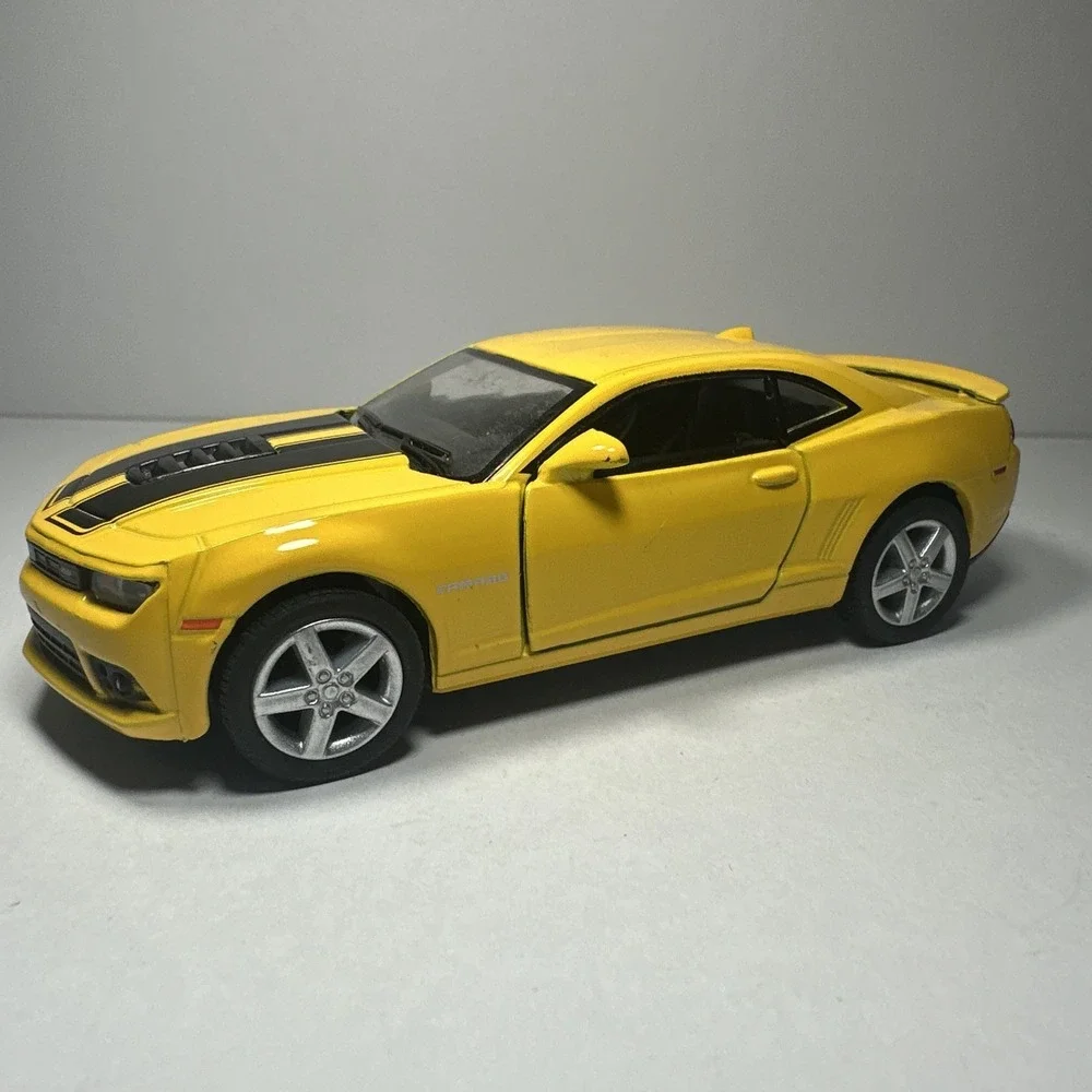 KINSMART Chevrolet Camaro 2014 1:36 Scale Diecast Opening Doors Yellow